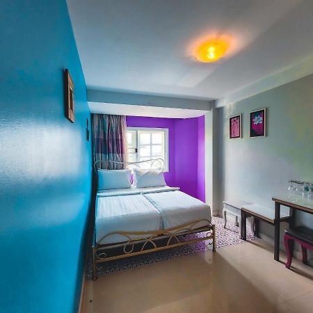 Bb House Rambuttri Hostel Bangkok Exterior photo