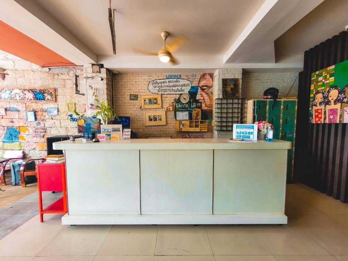 Bb House Rambuttri Hostel Bangkok Exterior photo
