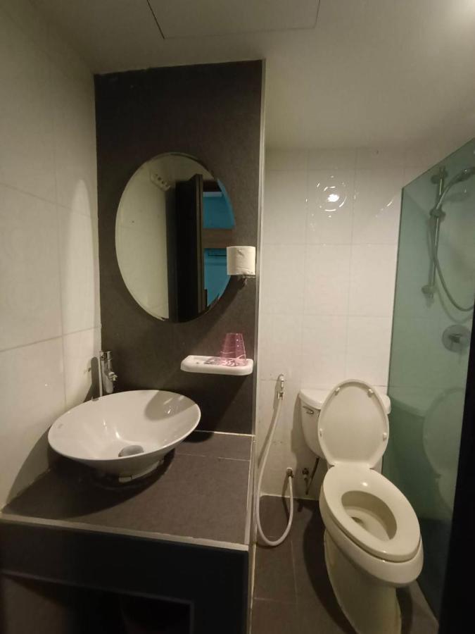 Bb House Rambuttri Hostel Bangkok Exterior photo